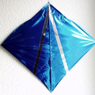 Segel: geätzt
Segelmaterial: Mylar
Bogenstab: Carbon 1,6 mm
Mittelstab: Bambus geschnitzt
Gesamtgewicht: 10,0 g Segel: geätzt
Segelmaterial: Mylar
Bogenstab: Carbon 1,6 mm
Mittelstab: Bambus geschnitzt
Gesamtgewicht: 10,0 g